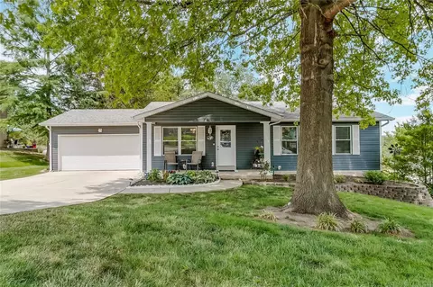 819 Wild Hawk Dr, Eureka, MO 63025