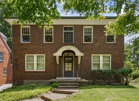 7150 Washington Ave, University City, MO 63130