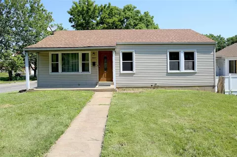 8871 Bobb Ave, Saint Louis, MO 63114