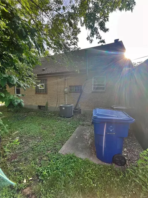 5912 Telegraph Rd, Saint Louis, MO 63129