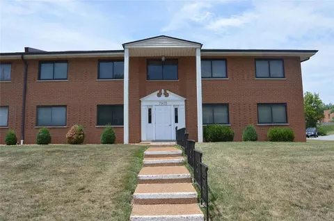 7905 Camelot Ln #1, Saint Louis, MO 63123