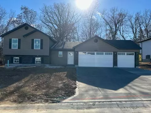 1140 Marathon Dr, Foristell, MO 63348