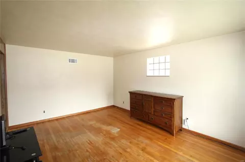 9321 Mackenzie Rd, Saint Louis, MO 63123 photo 6