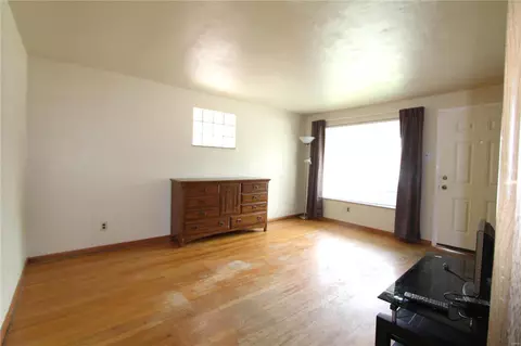 9321 Mackenzie Rd, Saint Louis, MO 63123 photo 7