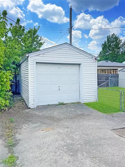 9321 Mackenzie Rd, Saint Louis, MO 63123 photo 2