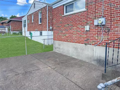 9321 Mackenzie Rd, Saint Louis, MO 63123 photo 4