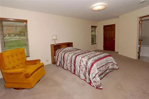 613 Claymont Dr, Ballwin, MO 63011 photo 24