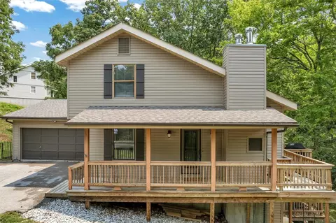 5880 Birch Hollow Dr, Saint Louis, MO 63129