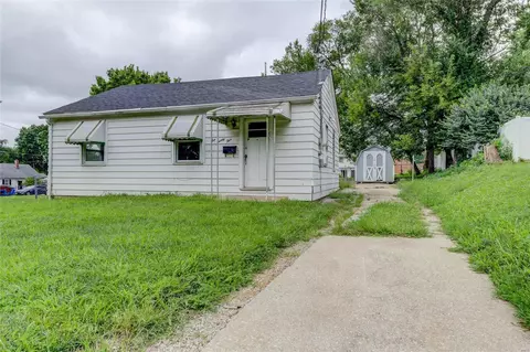 1025 Lindenwood Ave, Saint Charles, MO 63301