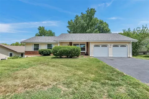 2652 Heritage Lndg, Saint Charles, MO 63303