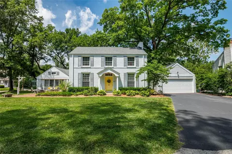 1 Douglass Ln, Saint Louis, MO 63122