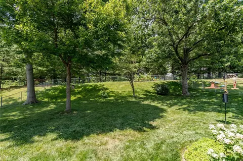 5487 Fireleaf Dr, Saint Louis, MO 63129 photo 40
