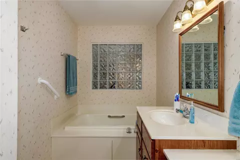 5487 Fireleaf Dr, Saint Louis, MO 63129 photo 28
