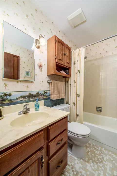5487 Fireleaf Dr, Saint Louis, MO 63129 photo 22