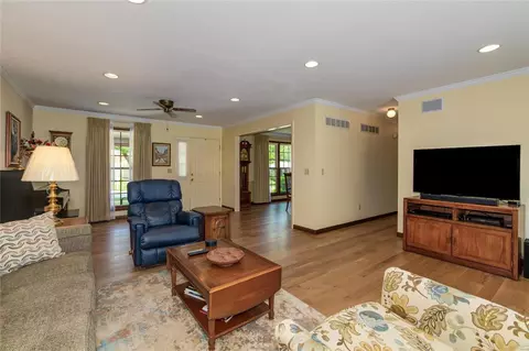 5487 Fireleaf Dr, Saint Louis, MO 63129 photo 9