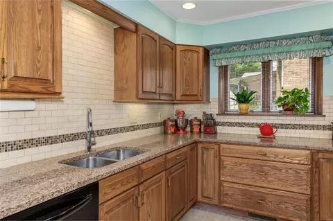 5487 Fireleaf Dr, Saint Louis, MO 63129 photo 10