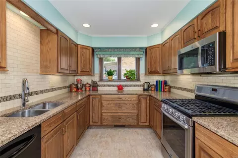 5487 Fireleaf Dr, Saint Louis, MO 63129 photo 12