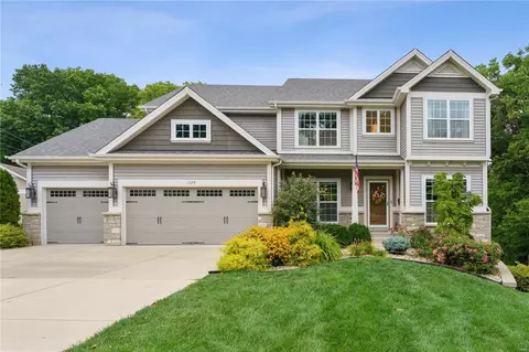 1329 Grandview Dr, Saint Louis, MO 63122