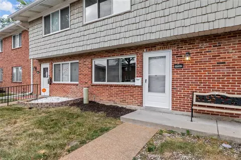 10562 Carroll Wood Way, Saint Louis, MO 63128