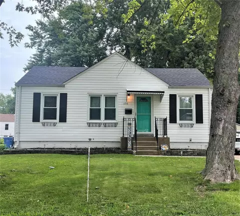 1190 Saint Matthew Dr, Florissant, MO 63031