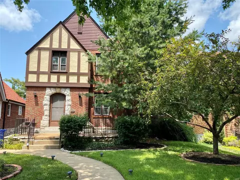 7361 Stanford Ave, Saint Louis, MO 63130