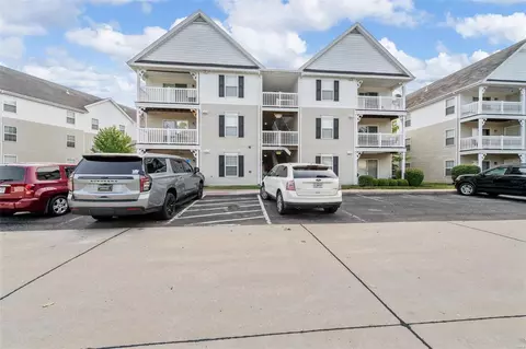 2470 Lampong Dr #100B, Saint Louis, MO 63125