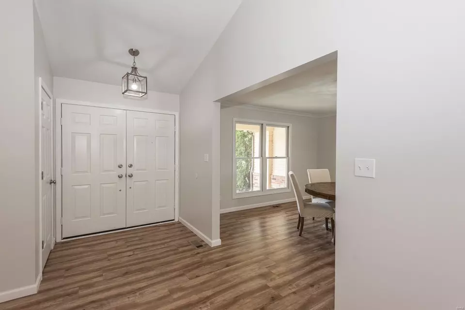  40 Riverwood Estates Blvd, Florissant, MO 63031 photo 2