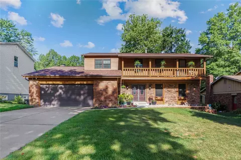 338 Clayton Oaks Dr, Ellisville, MO 63011