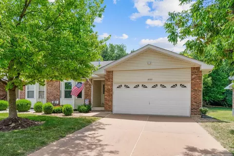 3095 Shady Oak Dr #17C, Saint Charles, MO 63301