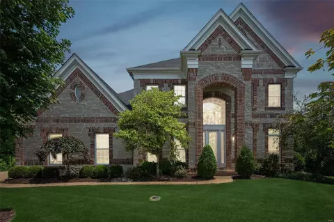 704 Boxwood Manor Ct, Manchester, MO 63021