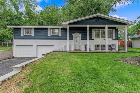 36 Countryside Dr, Saint Charles, MO 63304