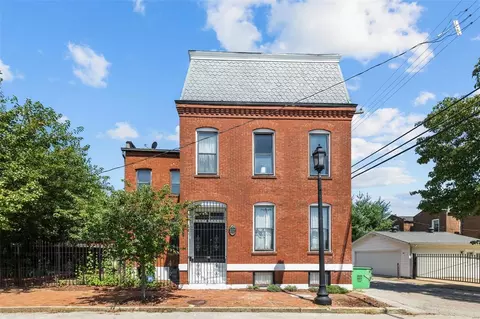 1715 Hickory St, Saint Louis, MO 63104