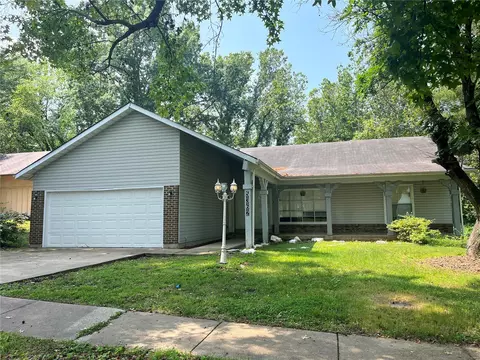 5362 Trailbend Dr, Black Jack, MO 63033