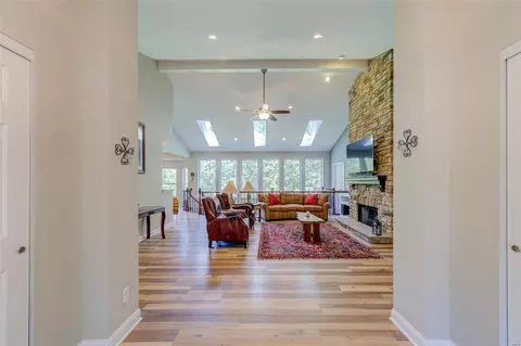 807 Timber Glen Ln, Ballwin, MO 63021 photo 5