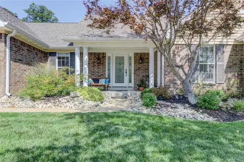 807 Timber Glen Ln, Ballwin, MO 63021 photo 2