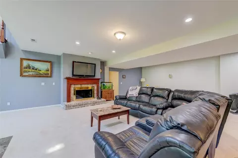 807 Timber Glen Ln, Ballwin, MO 63021 photo 32