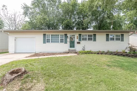 730 Undercliff Dr, Hazelwood, MO 63042