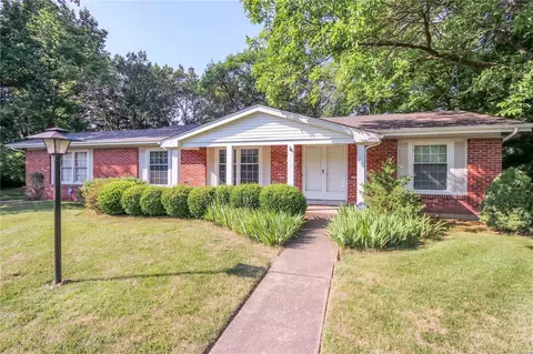 12522 Whispering Hills Ln, Saint Louis, MO 63146