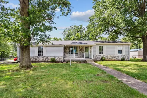 402 Fire Tree Ln, O'fallon, MO 63368