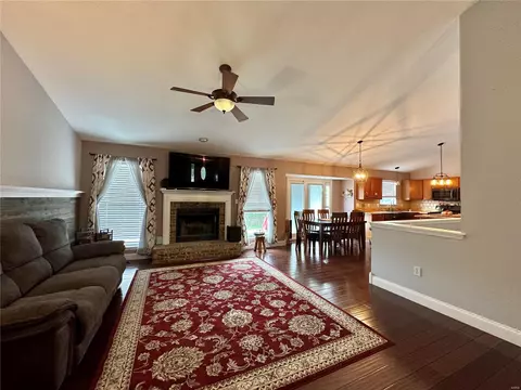 114 W Park Cir, O'fallon, MO 63366 photo 6