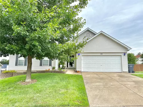 114 W Park Cir, O'fallon, MO 63366 photo 2