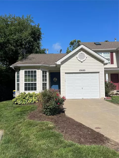 10665 Midland Manor Ct, Saint Louis, MO 63114