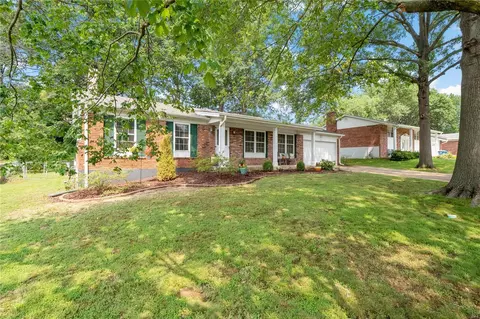 635 Amber Jack Dr, Ballwin, MO 63021