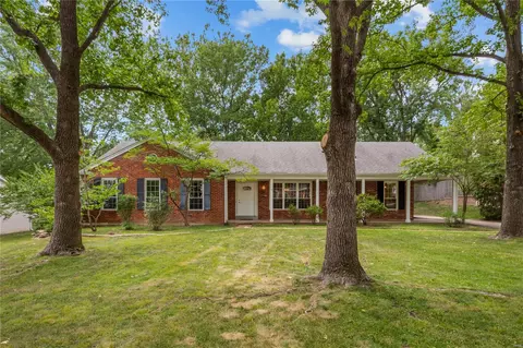 619 Charbray Dr, Ballwin, MO 63011