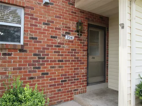 704 Materdie Ln, Florissant, MO 63031