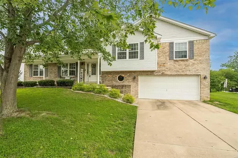 1525 Tea Party Ln, O'fallon, MO 63366