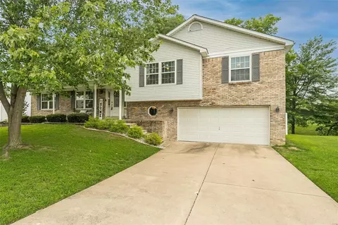 1525 Tea Party Ln, O'fallon, MO 63366 photo 2