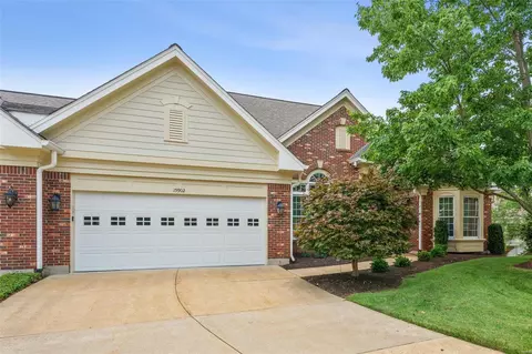 15902 Picardy Crest Ct, Chesterfield, MO 63017