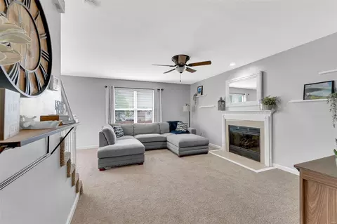 102 Aspencade Cir, Saint Peters, MO 63376 photo 10