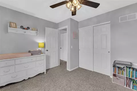 102 Aspencade Cir, Saint Peters, MO 63376 photo 17